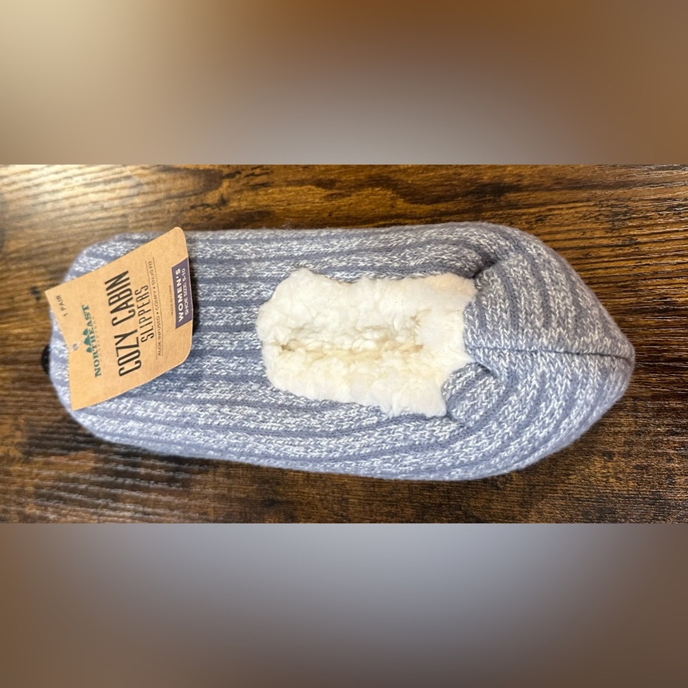 Northeast Outfitters Women’s Cozy Cabin Slippers NWT Shoe size 5-10
